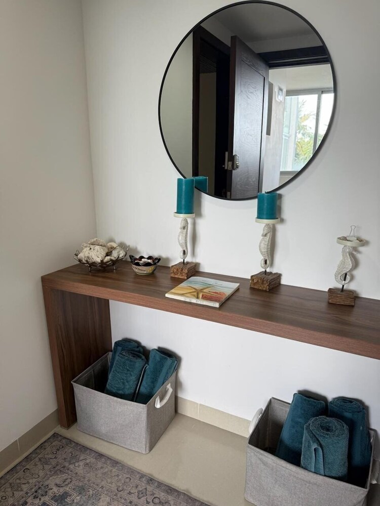 New Casa Paradise Ocean View 2 Bedroom Apts