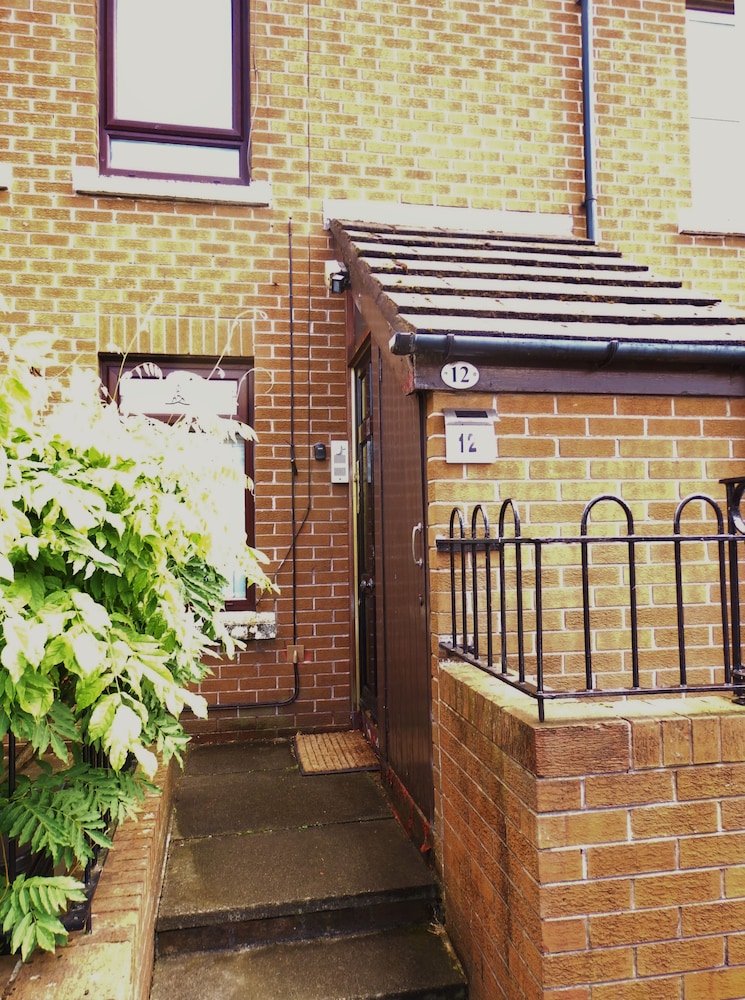 Belfast City Central by BHR Apartments