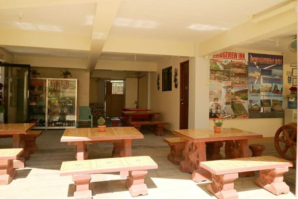 Bridgeview Inn