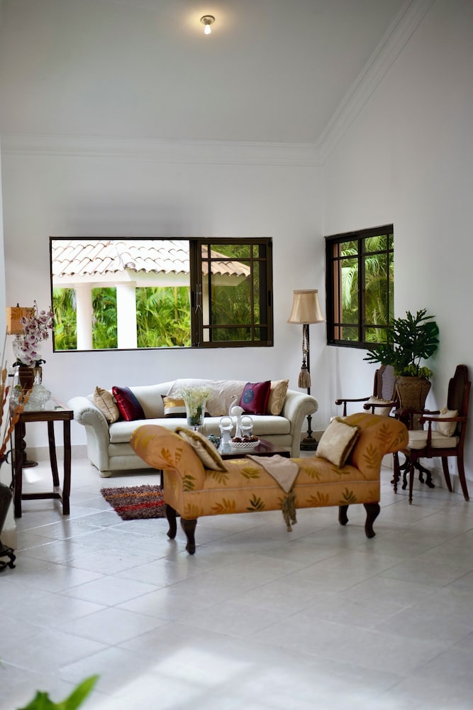 Villa Aurora Juan Dolio GuavaBerry