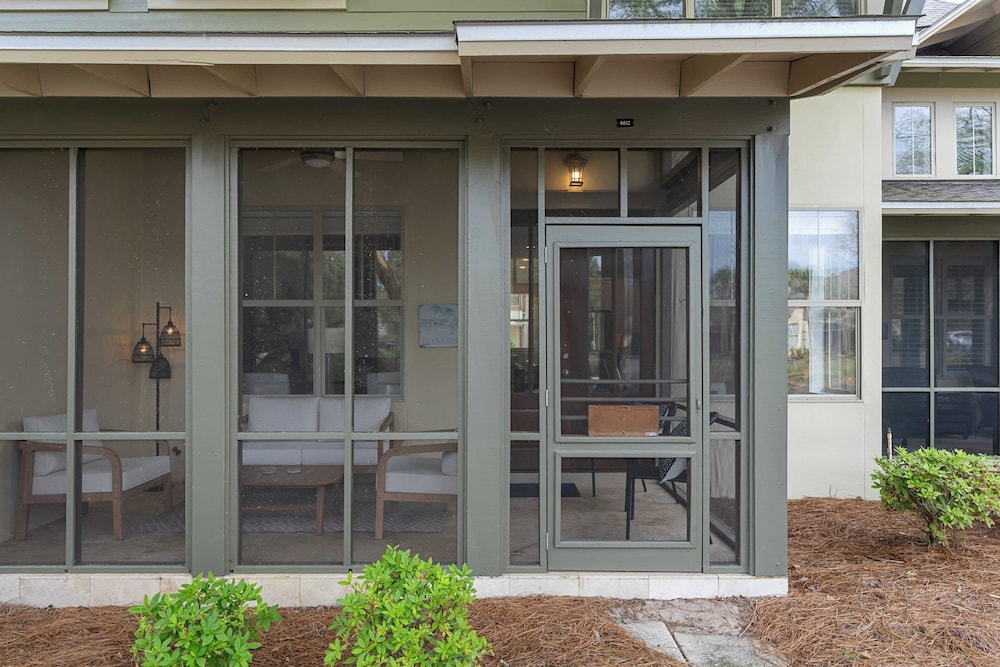 Serene Pondfront Stay w/ View, Pool Access, & Walk to Baytowne Wharf