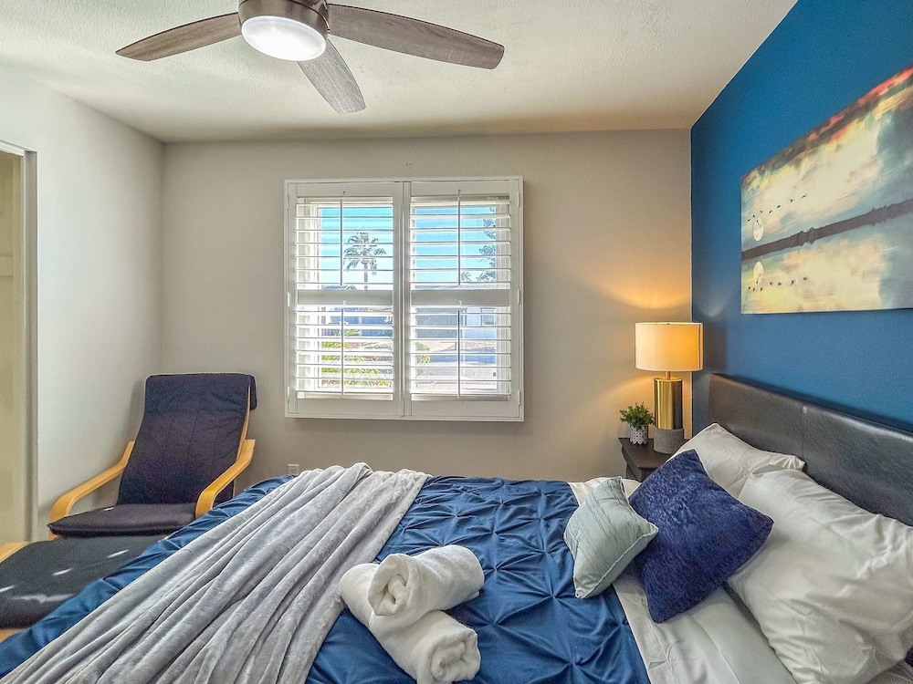Phoenix 4 BDR Home With Outdoor Entertainment