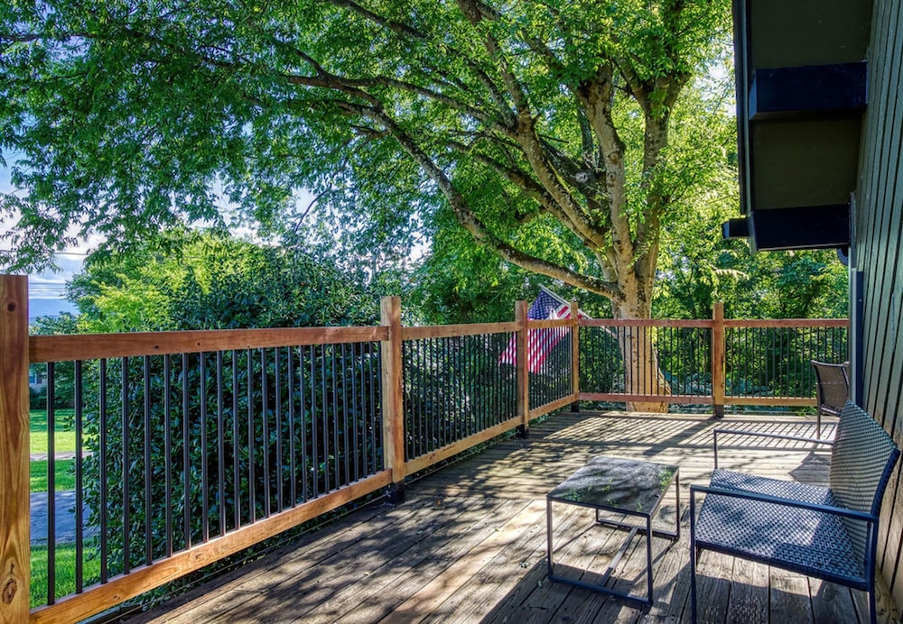 Unique 4bed 3bath A-frame view 2