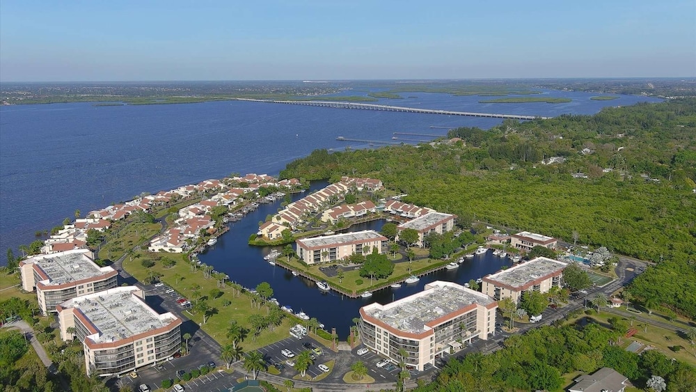 Quiet Condo Near Downtown Punta Gorda 2 Bedroom Condo