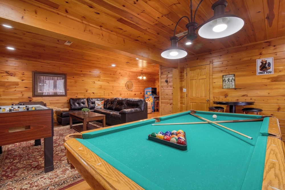 The Big Easy by Avantstay Hot Tub, Game Room, Spacious Deck Premier Location