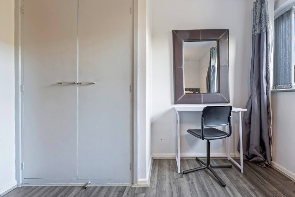 Sleek and Cozy 1BR Resorts World Nearby