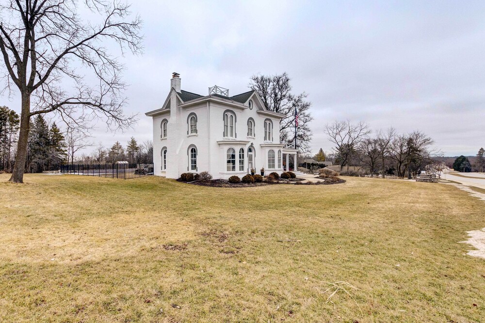 Historic Brookfield Farm Home ~ 14 Mi to Milwaukee view 3