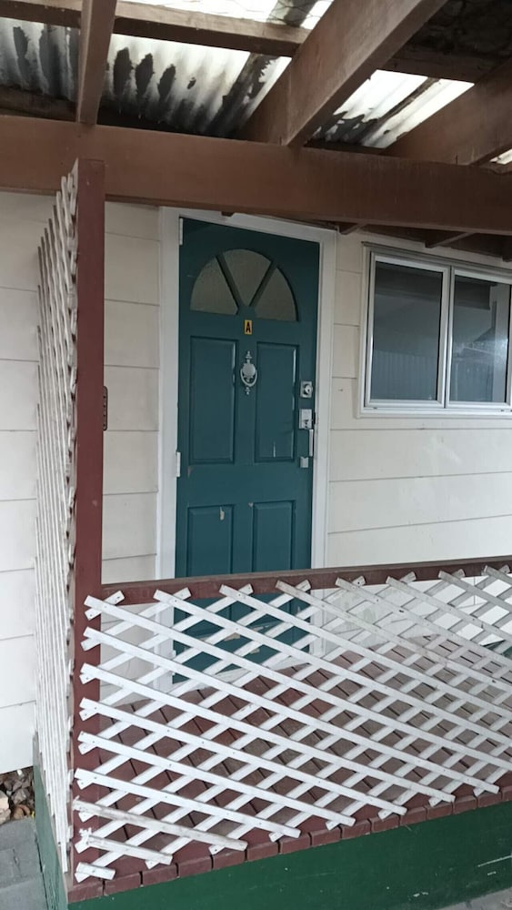3 Bedroom House at 9 Steeles Lane
