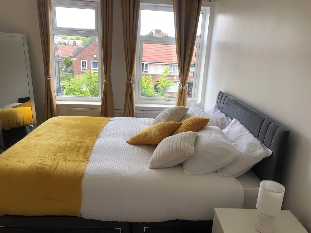 Sheffield Retreat - Cozy 3 Bedroom House view 3