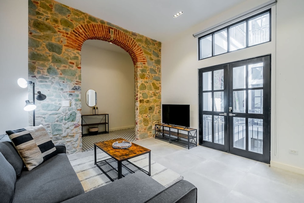 w Contemporary 1BR in Plaza Catedral