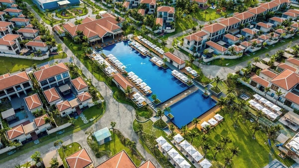 Luxe 5 Star Villa Private Pool Resort Access