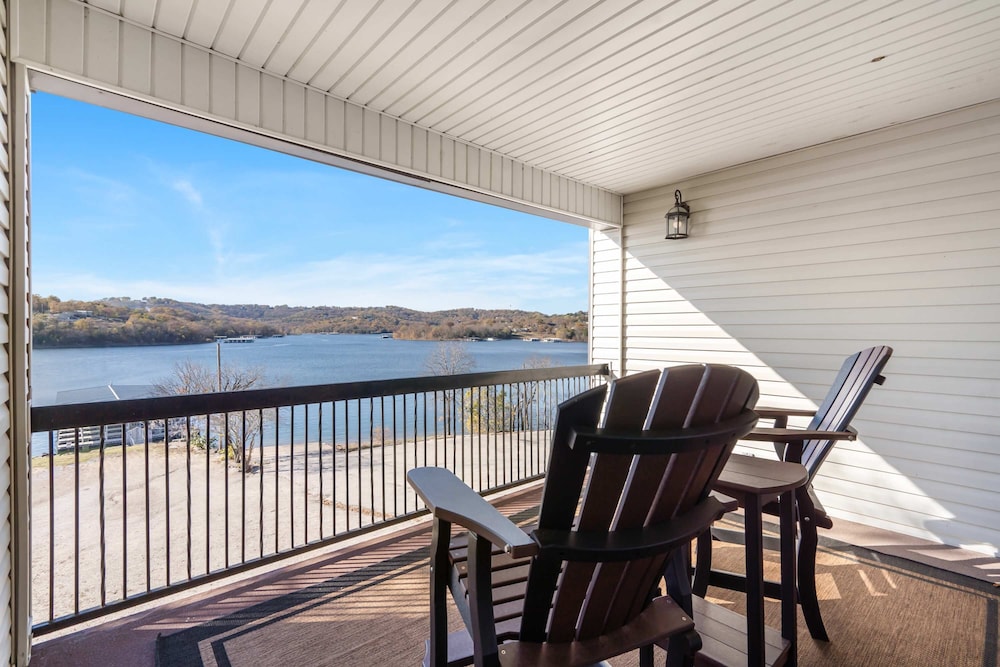 Lakescape at The Getaways