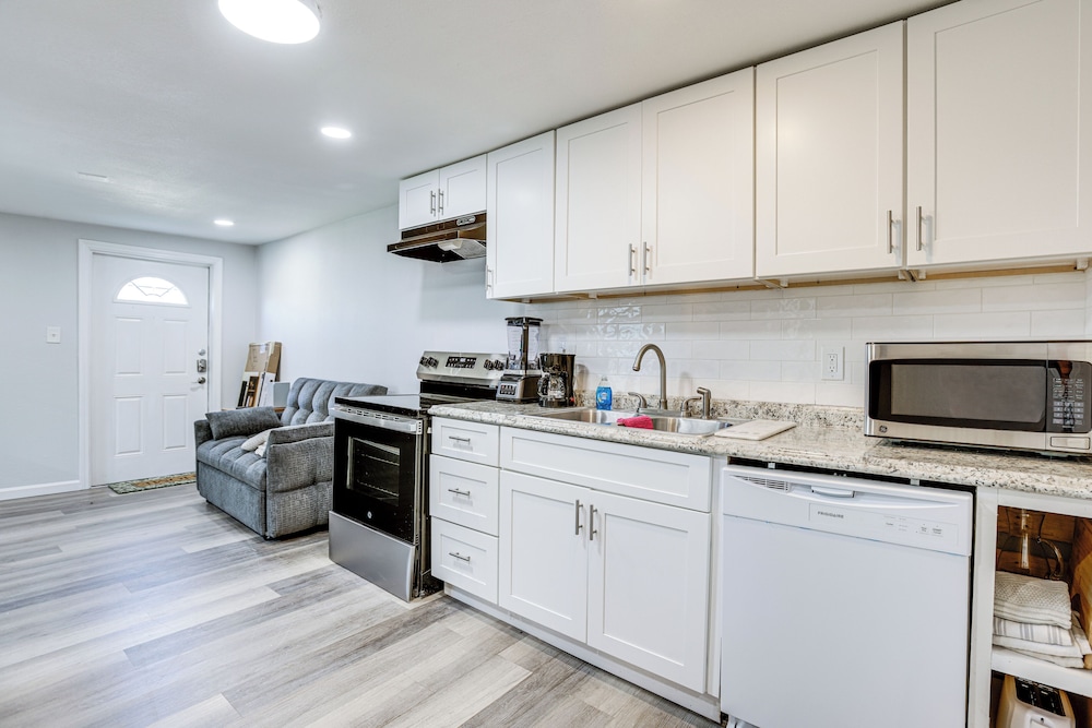Prime I-10/610 Access! Houston Home Base