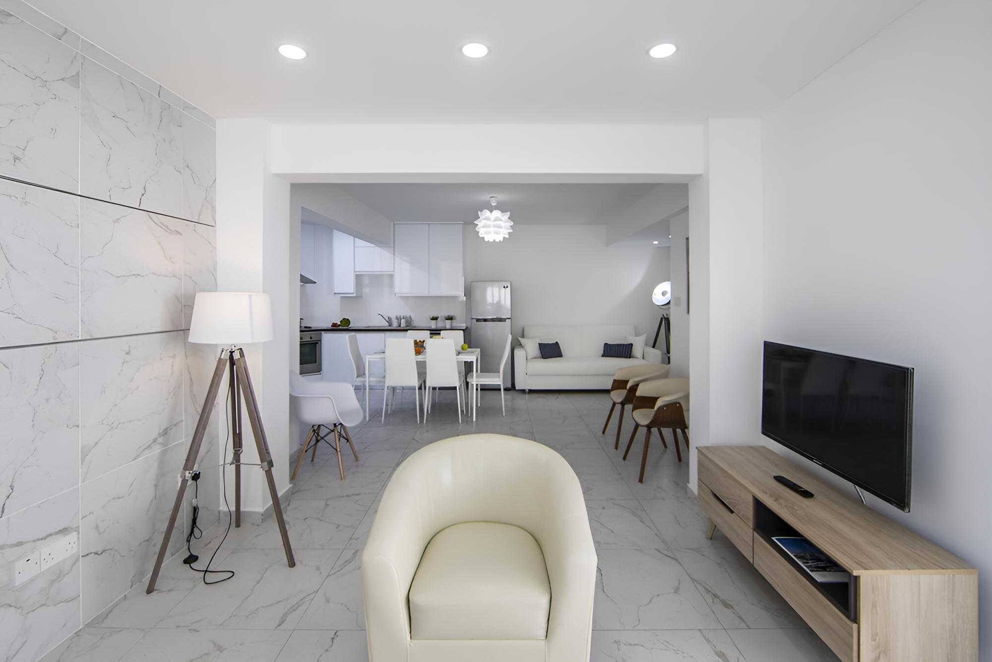Larnaca Finikoudes Suite 405