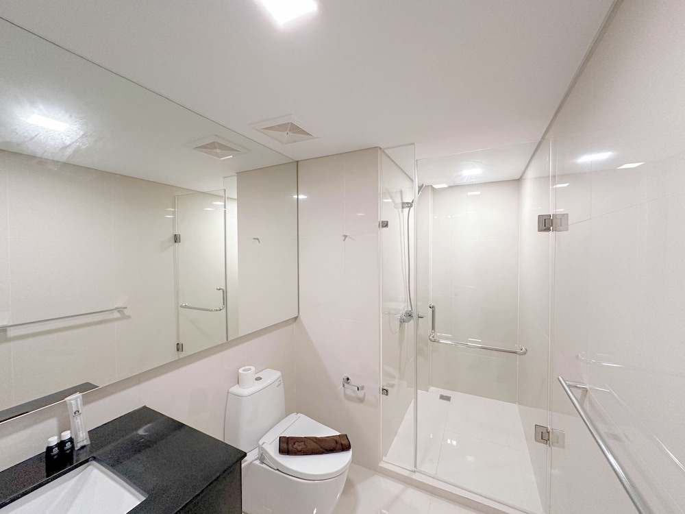 Spacious and Modern Studio SOHO Apartment at VieLoft SOHO and SKY Residence