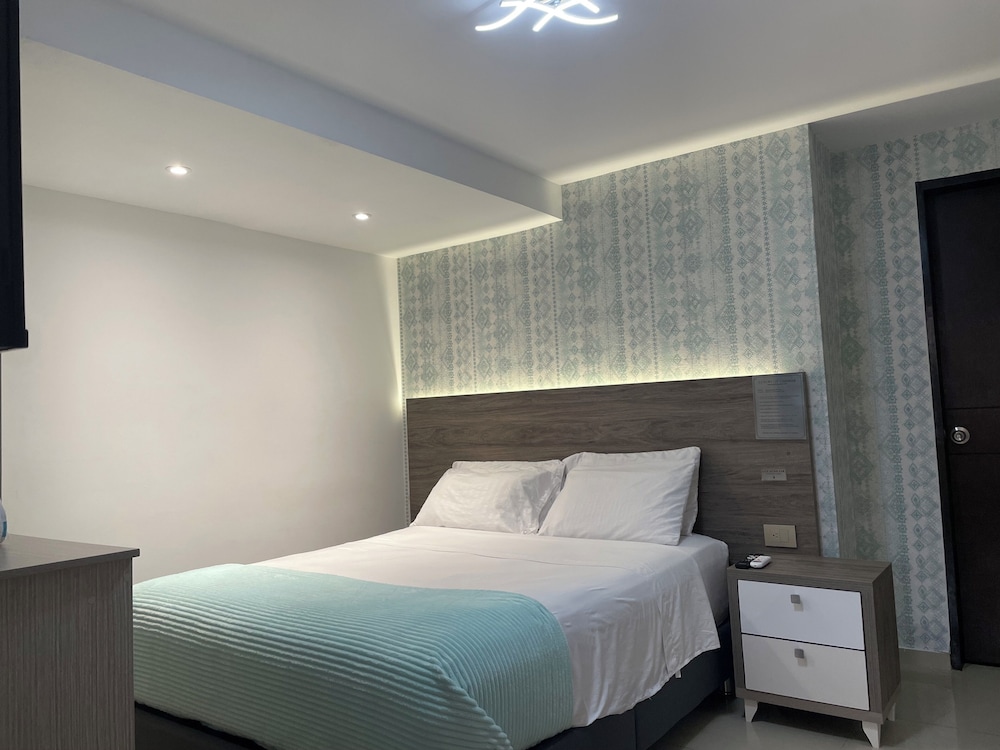 Luxury Liv Limonar