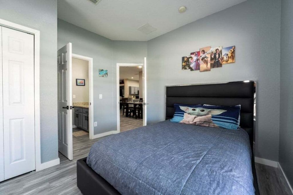 Modern 4br South Facing Pool Home Near Disney 4 Bedroom Villa