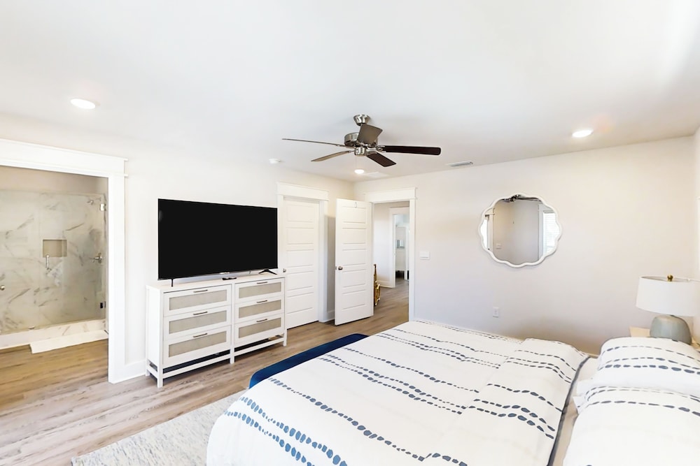 Home Near Beach w/ Pool, Arcade, Decks, W & D