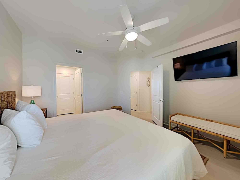 Sea Glass by Southern Vacation Rentals view 3