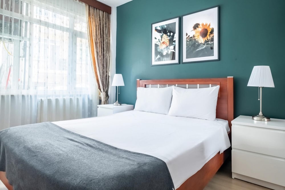Amazing Flat With Excellent Location in Besiktas