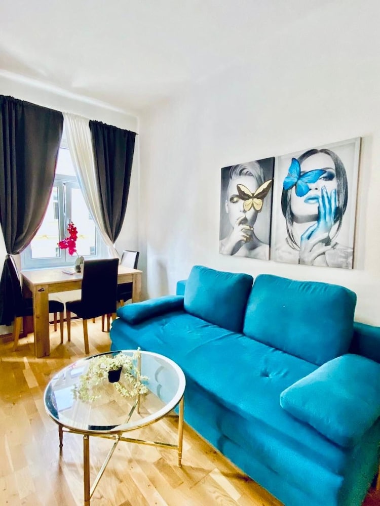 Beautiful Stay for 5 Near Stadthalle