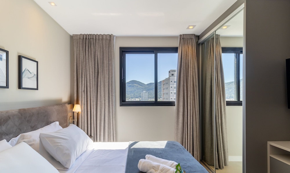 MHF II Apts Variados em Prédio com Vista para o Mar em Itapema