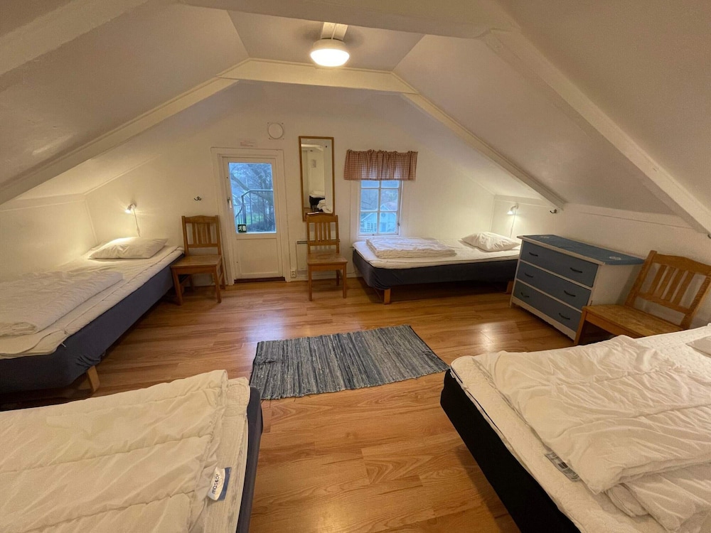 Spacious Holiday Home for 8