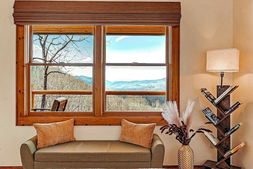 Sauna + Views: Private Franklin Cabin on 10 Acres