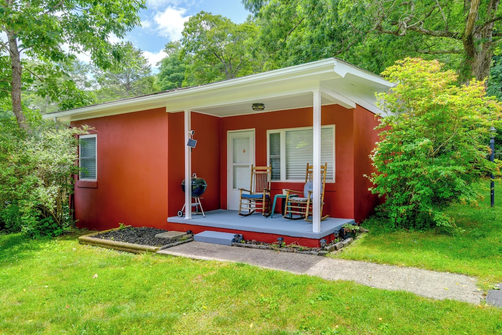 Maggie Valley Home: Near Festival Grounds! view 5