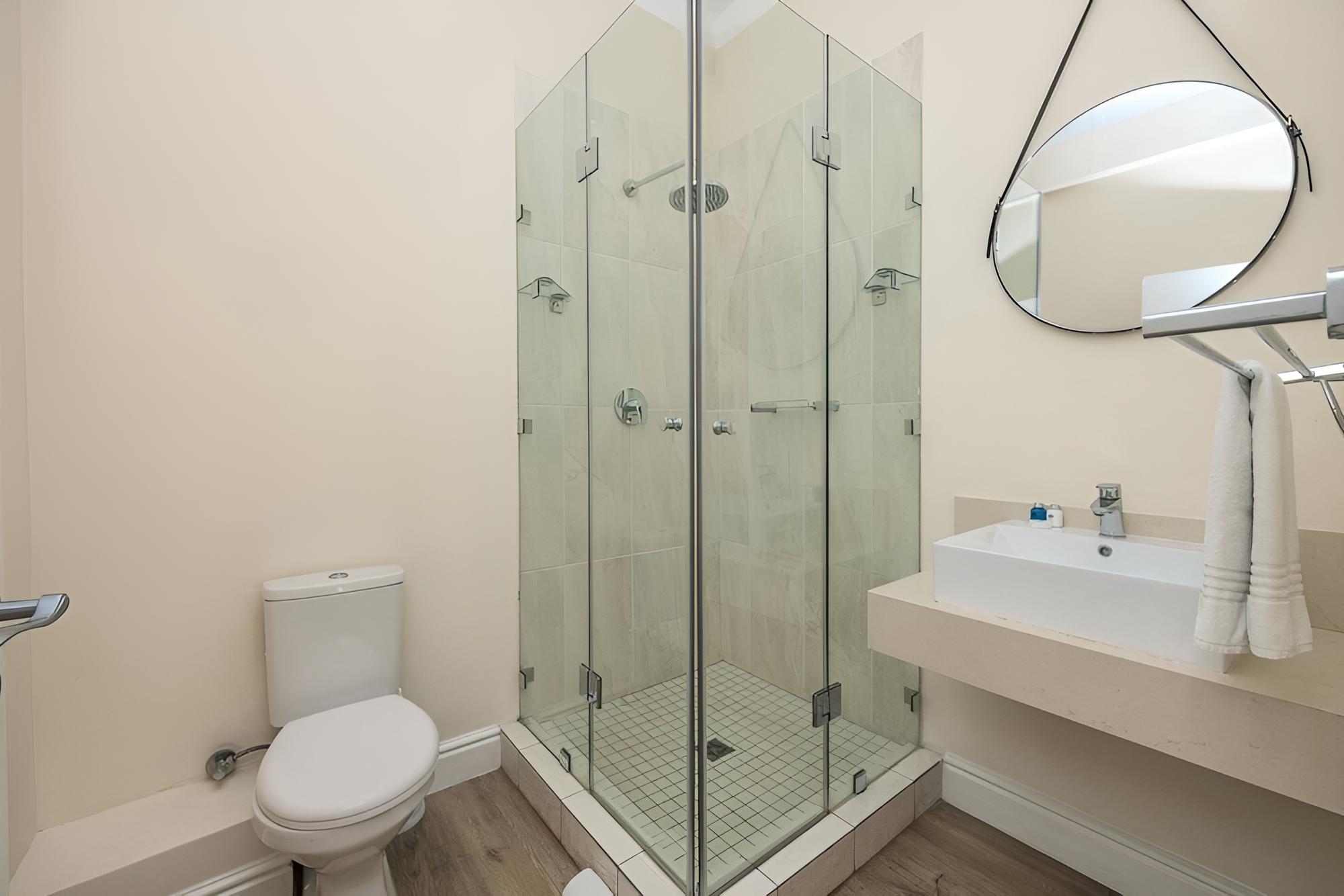 Cape Legacy - Contemporary Studio Suite view 4