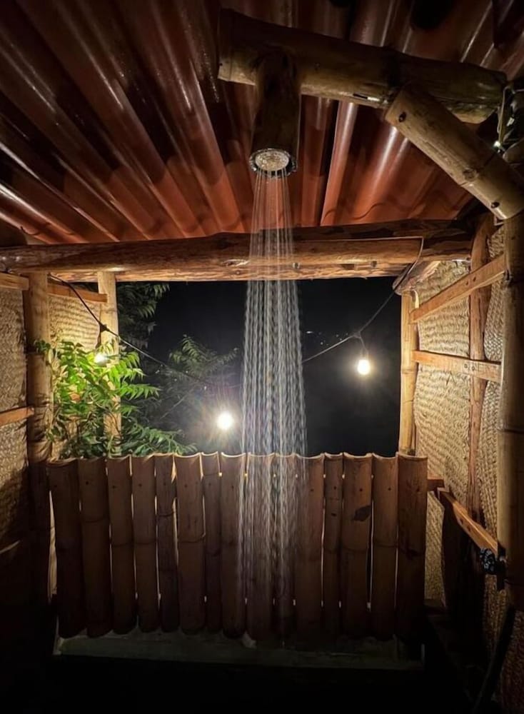 Bajo las Estrellas eco camp