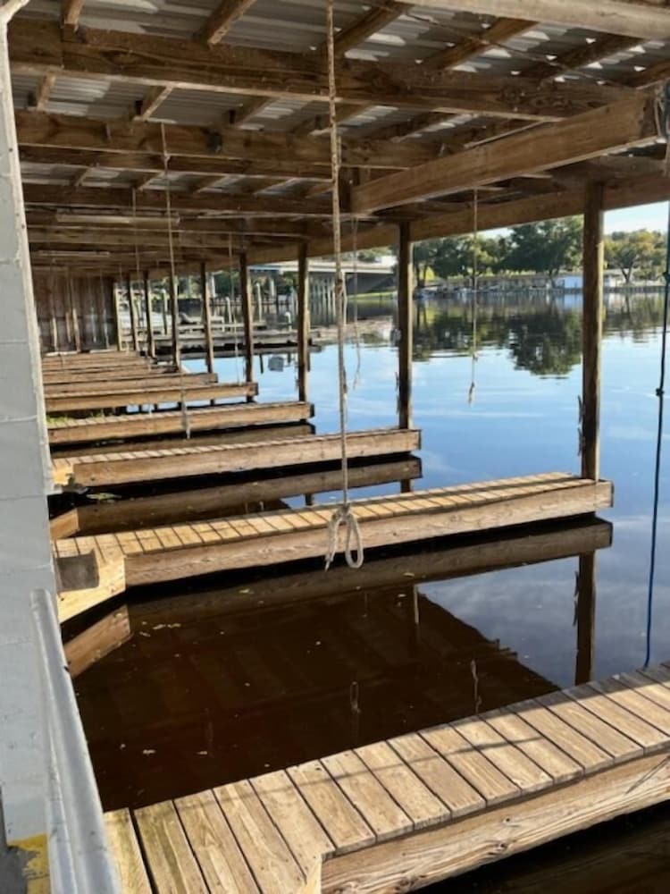 Castaways On The River view 5