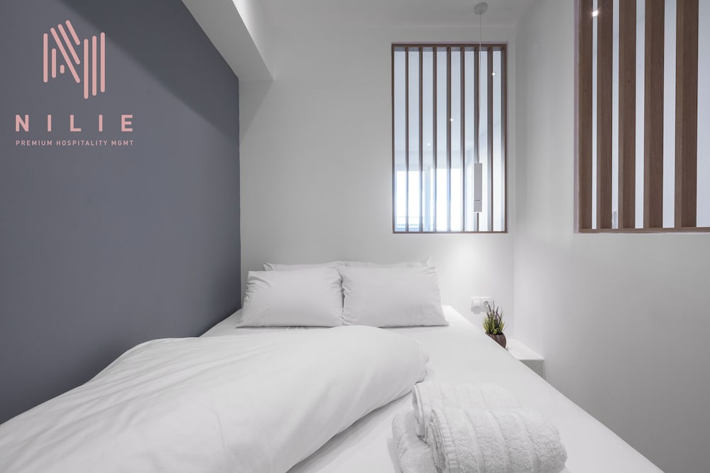 Venus, Nilie Hospitality MGMT