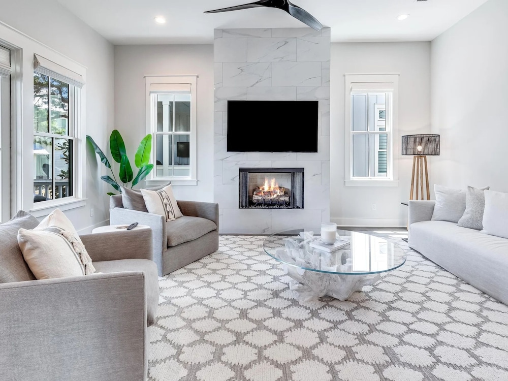 Honeybee by Southern Vacation Rentals