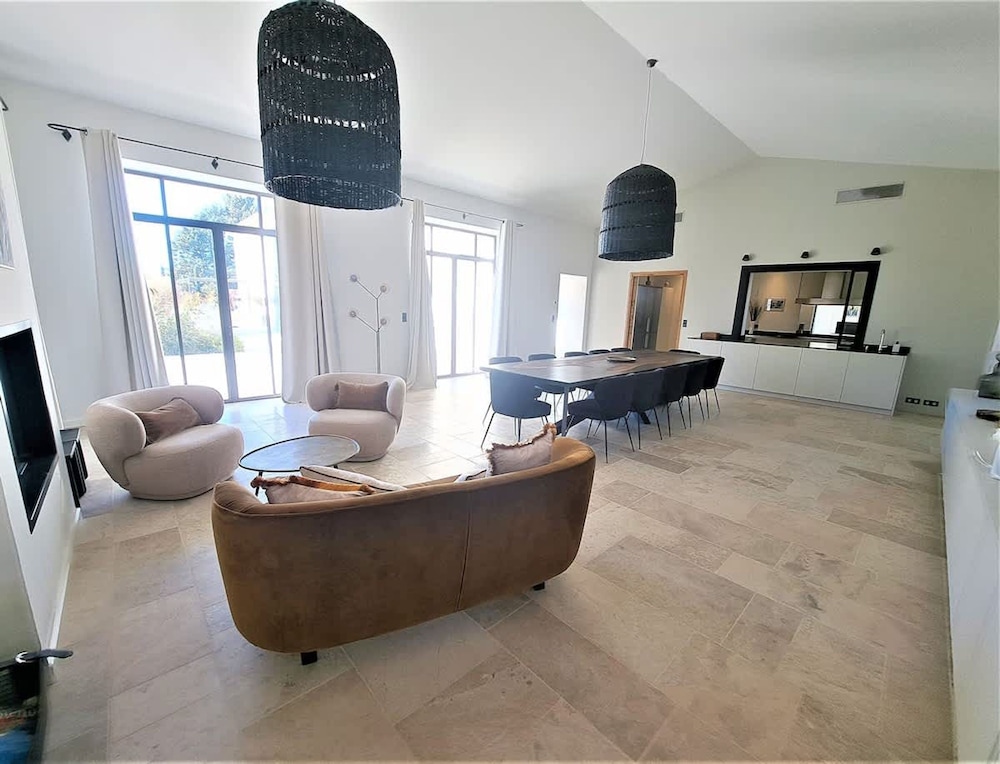 Prestigious Villa in Heart of Saint Remy de Provence