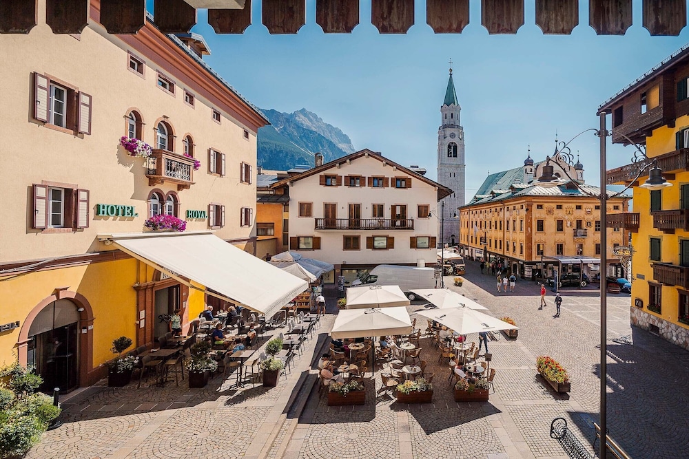 Hotel Royal - Image 1