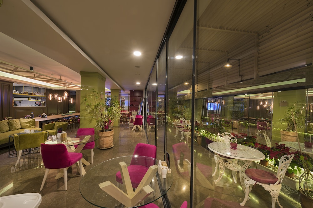 Nun By Laren Hotels - Image 53