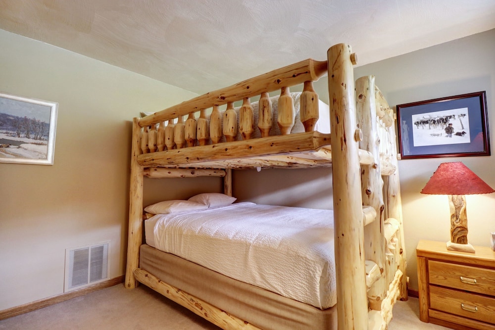 SkyRun Copper Mountain Resort Vacation Lodging