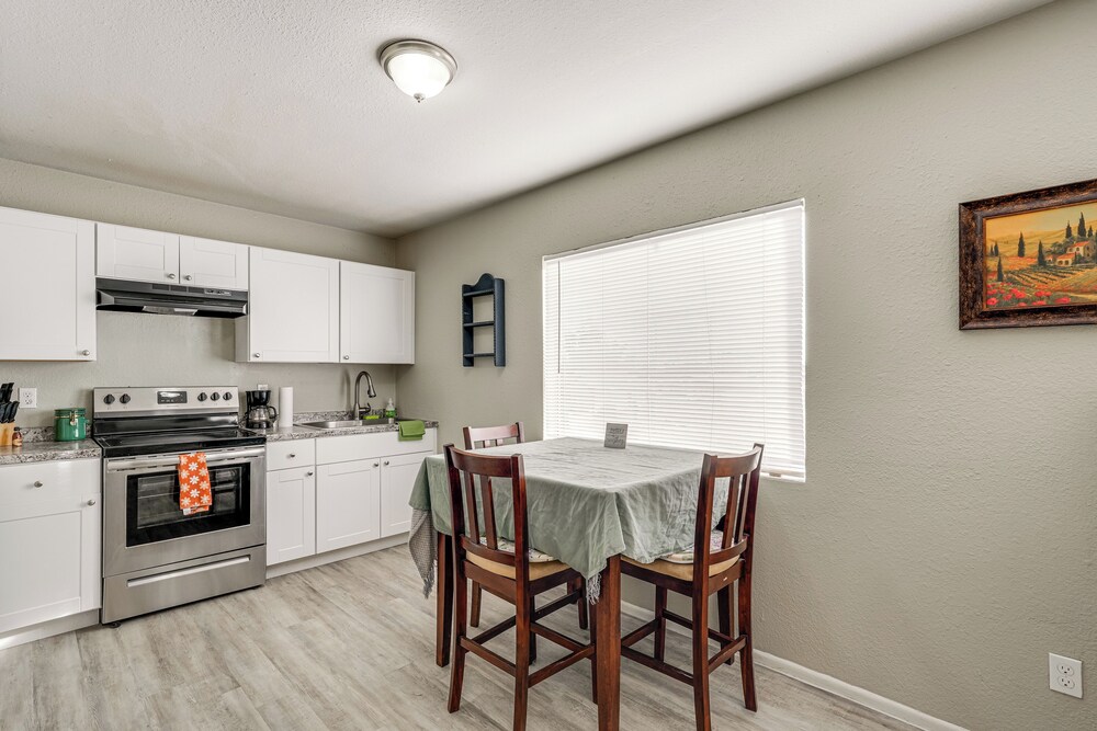 2 Mi to Dtwn & Chase Field: Condo w/ City View!