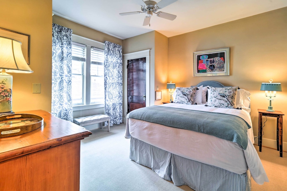 Lovely Apt, 1 Block to Downtown Danville view 5