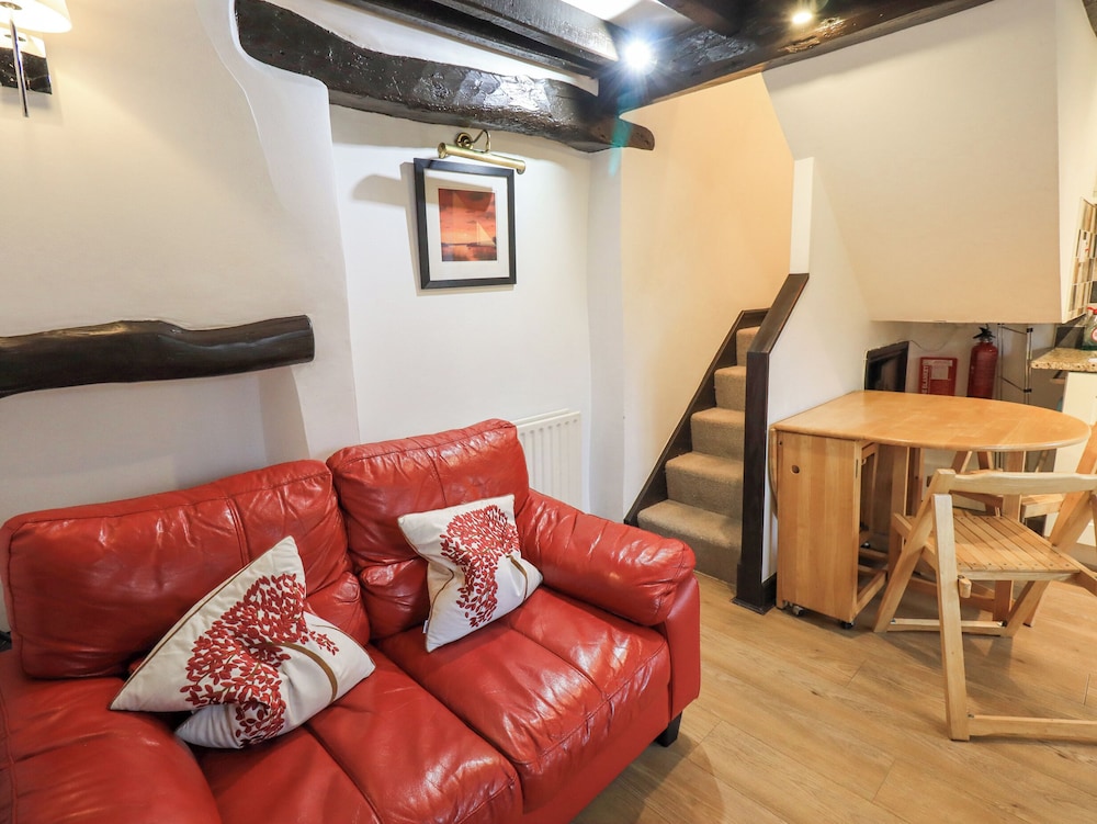 Cobblestone Cottage
