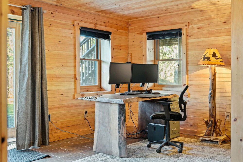 Deer Haven Cabin by Avantstay Waterfront Dock Firepit