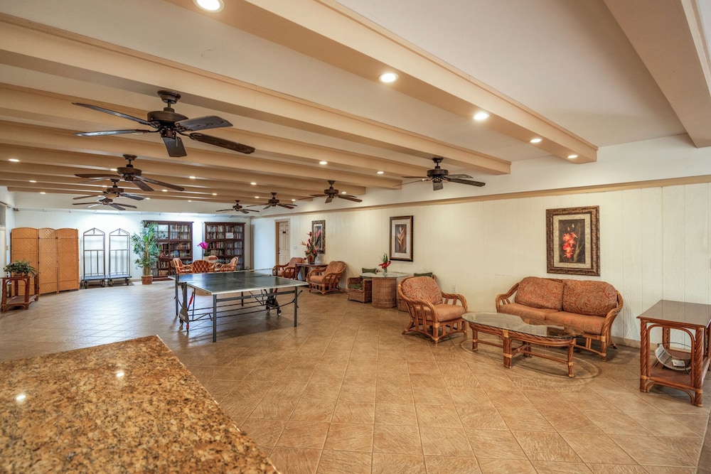 Kuleana Club - 402