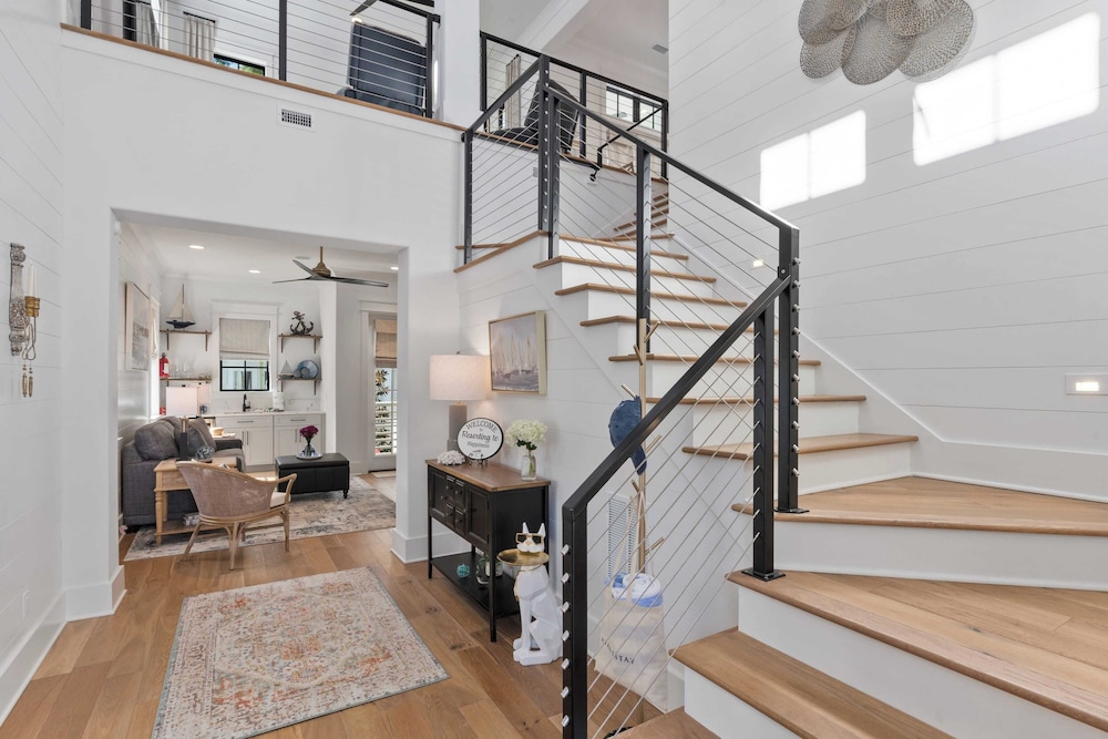 Rooftop Deck w/ Views, Pool, Luxury 5bdr Resorting To Happiness by Avantstay