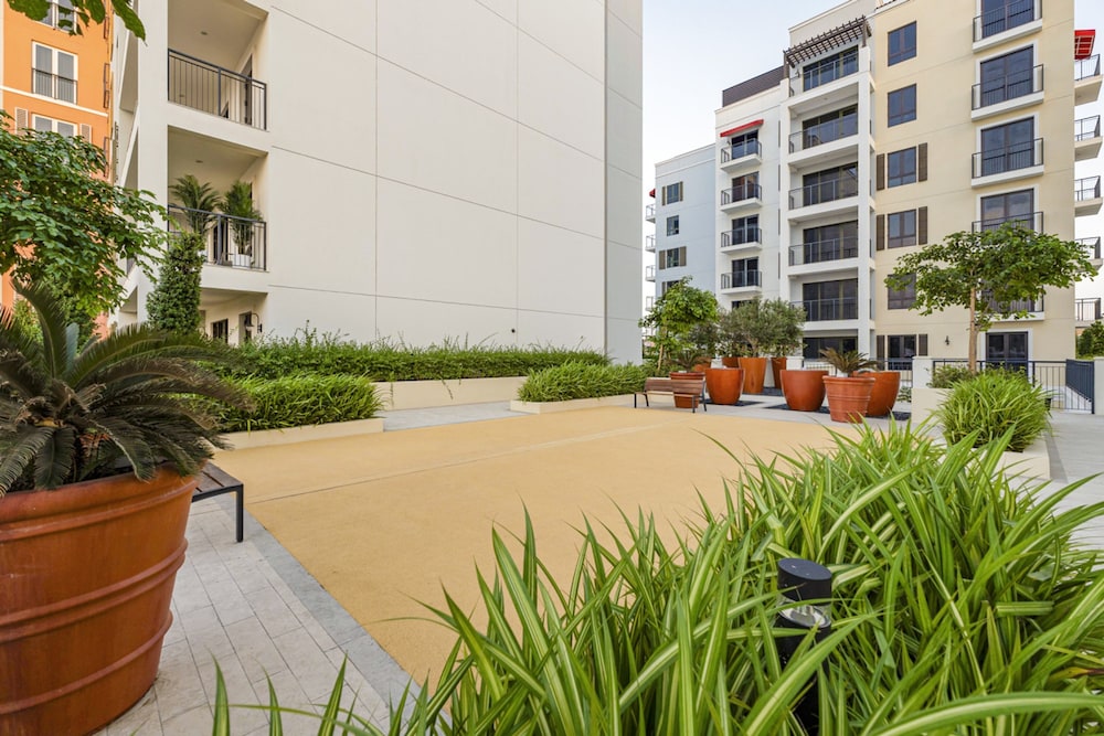 Luxury Lifestyle at La Sir ne Port de la Mer Jumeirah 1 1 Bed Sleeps 4