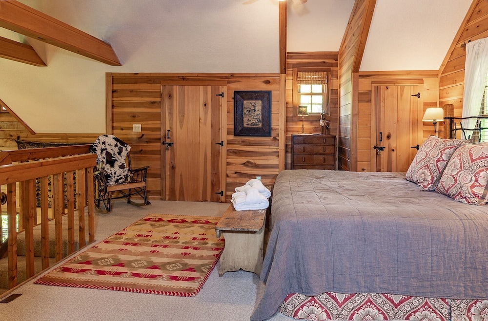The Cabins at Seven Foxes