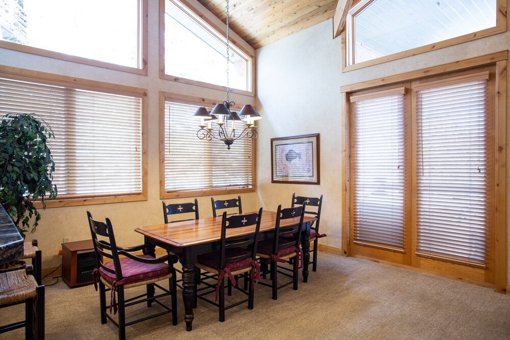 Trail's End Lodge at Deer Valley Resort - One Bedroom Deluxe Residence with Spa #304 1 Condo