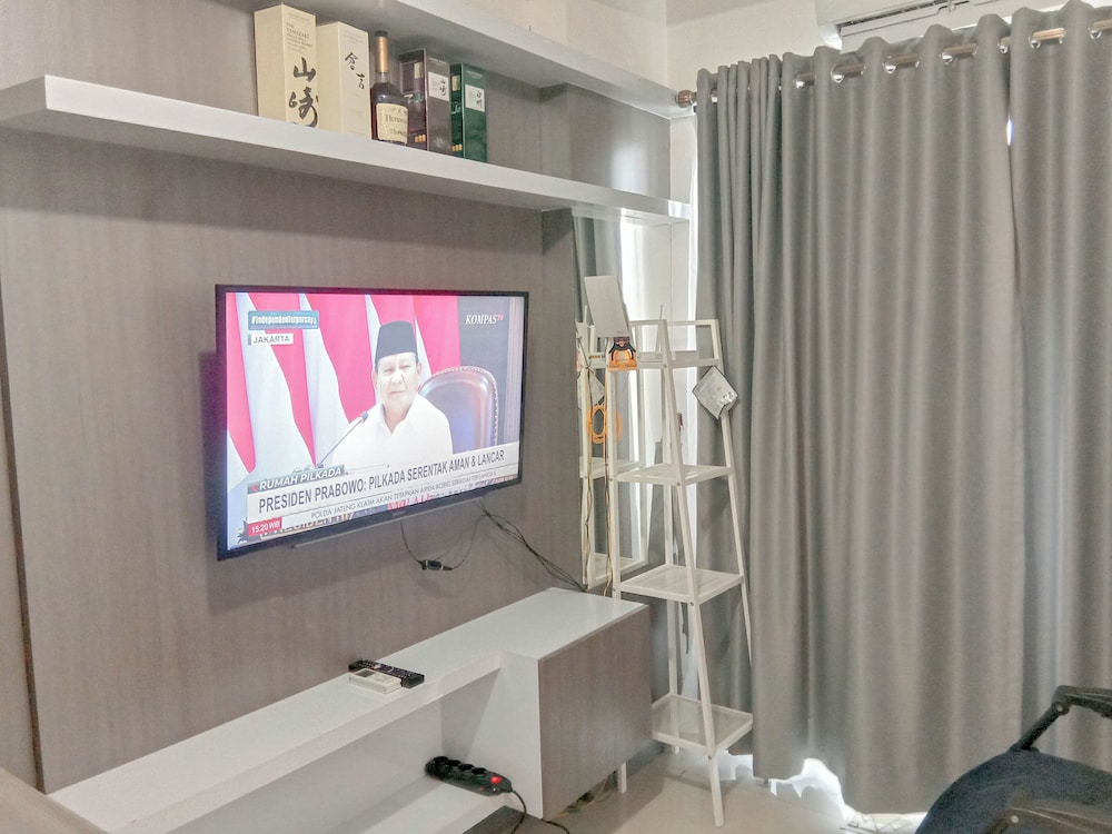 Spacious 1Br With Working Room At Vida View Makassar Aparment