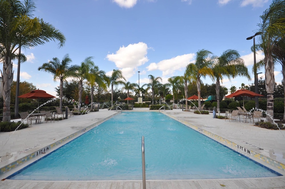 Condo Centre Court Haven 3 Bedroom Reunion - Image 2