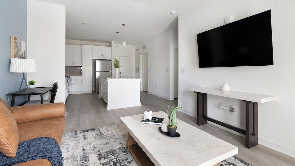 Landing Apartments near JAX